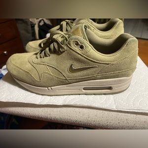 Nike air max 1 olive jewel